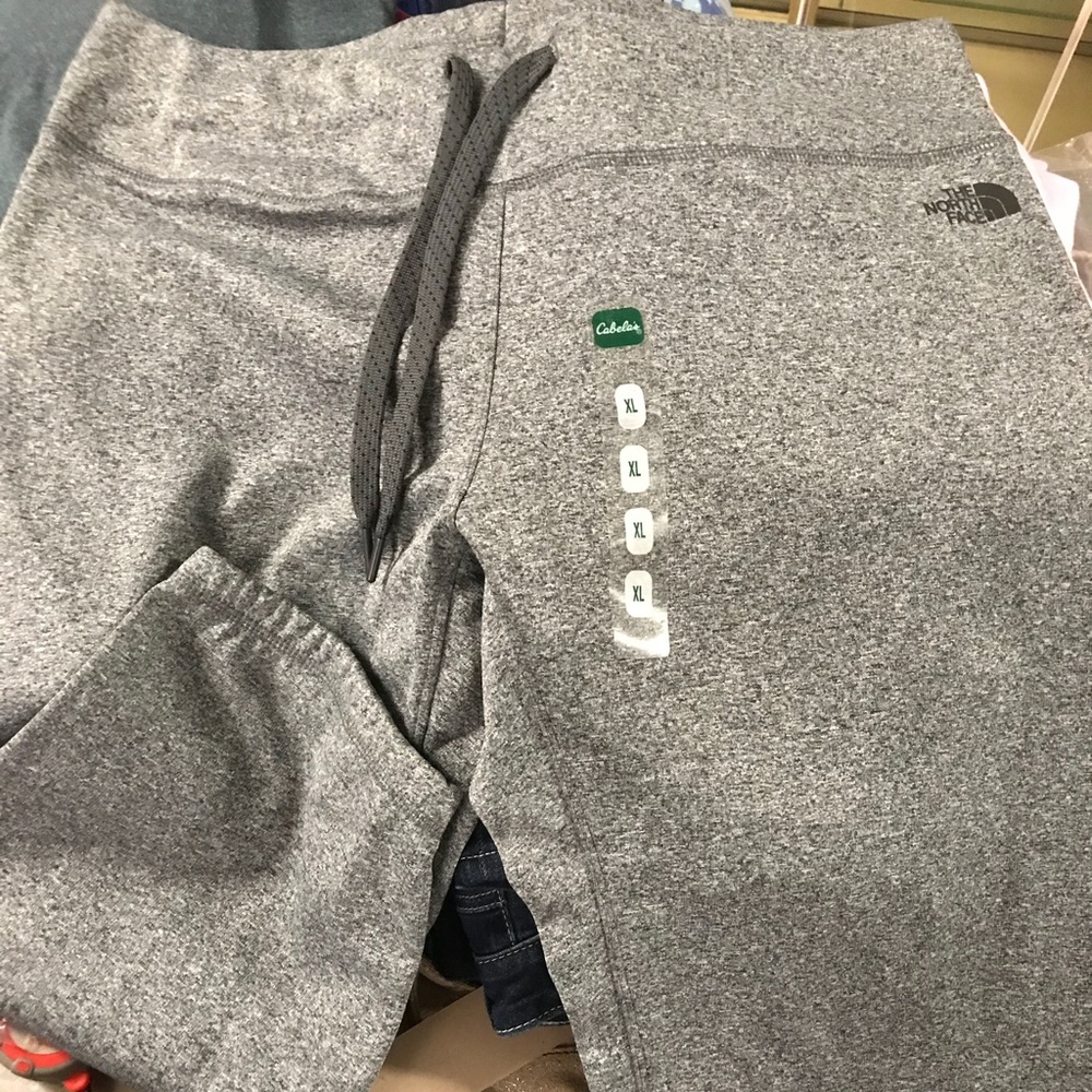 North Face women’s capris never worn too big
